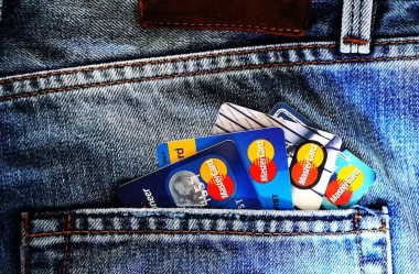 5 maneiras de ganhar dinheiro com o seu cartão de crédito